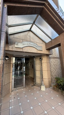 プレデュパルク壱番館のエントランス