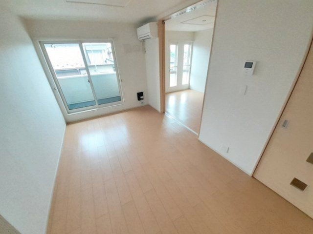 カーサ府中　Ⅱの居間・リビング|ゆったりとした居間です
