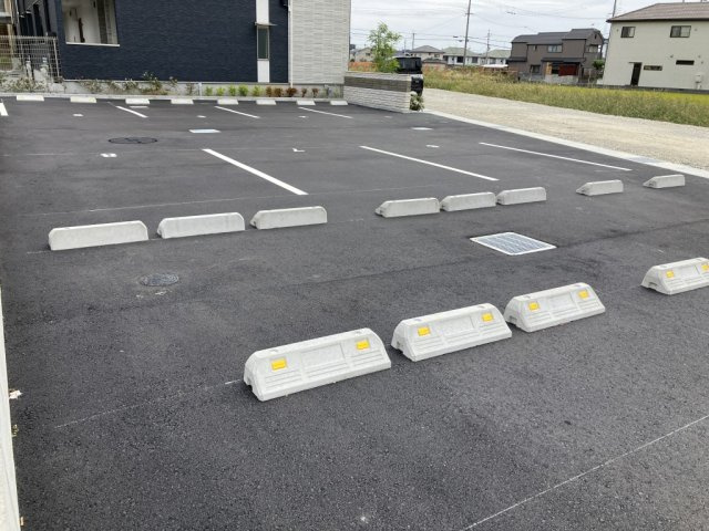 クレアトゥールの駐車場