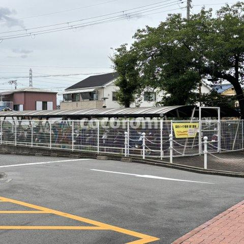 ふぁみーゆ寝屋川セントラルパークＡ棟の駐車場