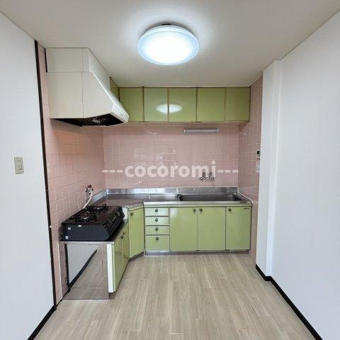 私市ロイヤルマンションのキッチン