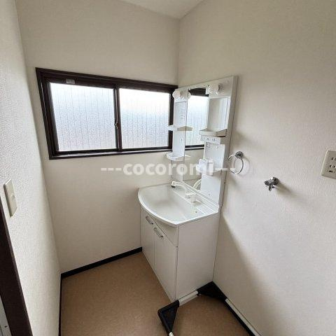 私市ロイヤルマンションの洗面所