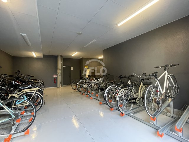 スプランディッド新大阪VIIの設備|スプランディッド新大阪Ⅶ　駐輪場