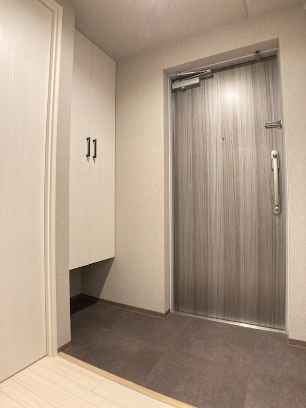 M:COURT新町の玄関