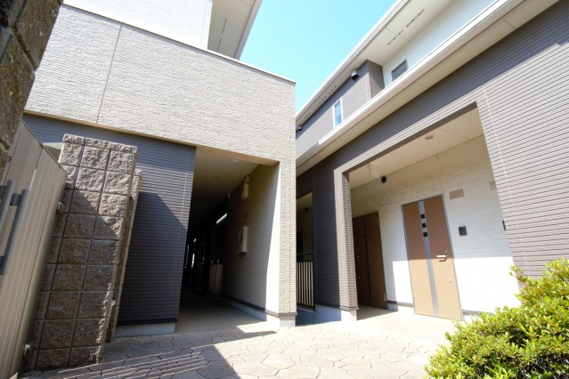 ヴェルドミール園田のエントランス