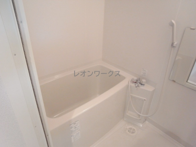 レオンコンフォート本町東の浴室