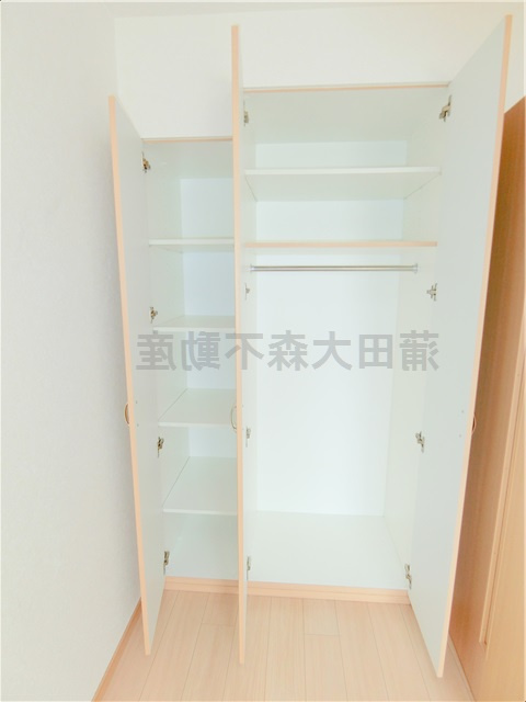 ルーブル羽田萩中の収納|棚収納+クローゼット