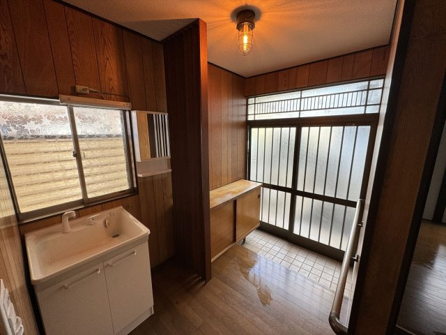 市川市大野町２丁目戸建ての玄関