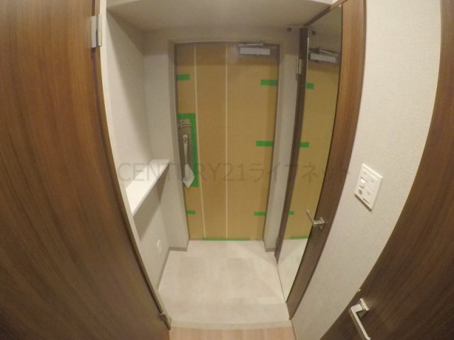【玄関】 | スプランディッド江坂3
