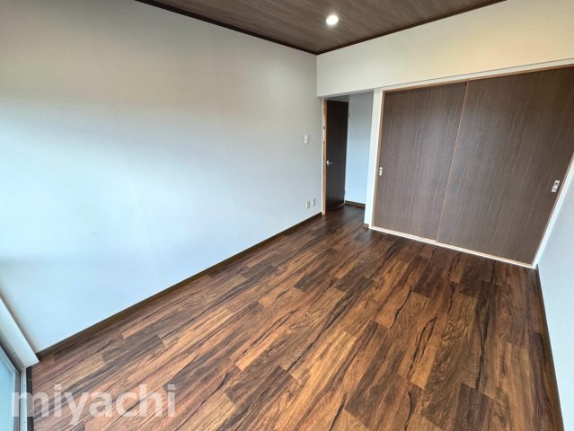 板野郡藍住町矢上字原の賃貸マンションの内装
