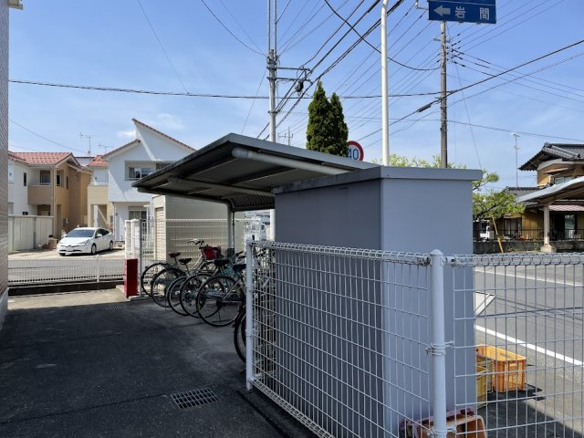ソレイユＡの駐車場|駐車場に車を止められます