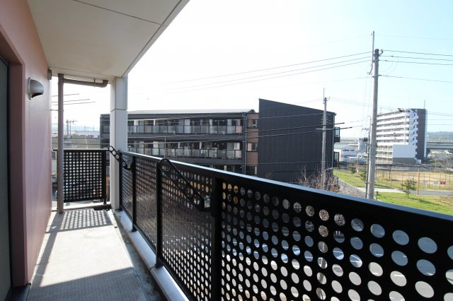 ルームズ学園北町のバルコニー