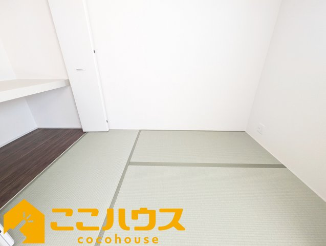 金武町金武　リーブルガーデン　新築戸建て　全3棟　2号棟の和室|お子様の遊び場としても使えるタタミコーナー