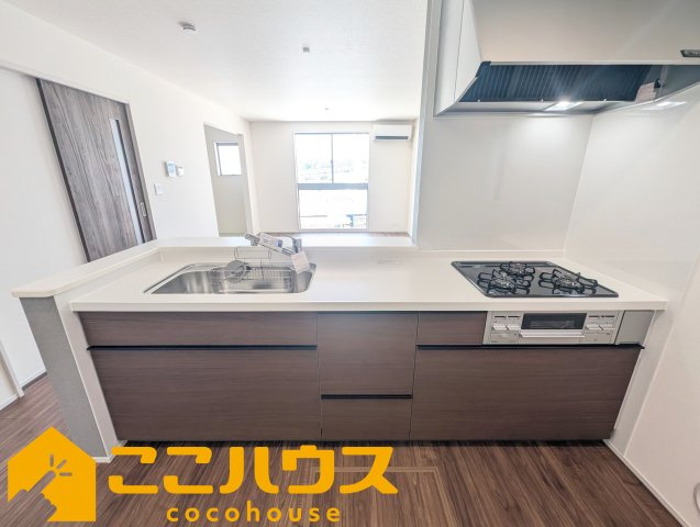 金武町金武　リーブルガーデン　新築戸建て　全3棟　2号棟のキッチン|家事のしやすいシステムキッチン