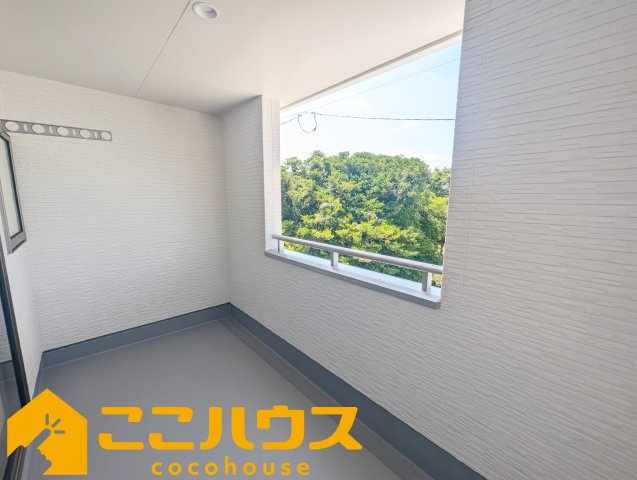 金武町金武　リーブルガーデン　新築戸建て　全3棟　3号棟のバルコニー|急な雨でも安心のインナーバルコニー