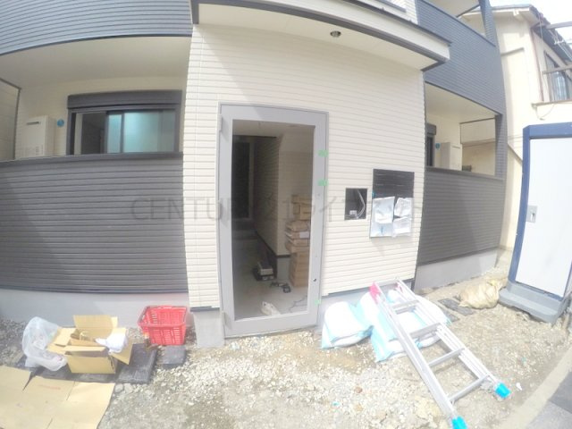 【エントランス】 | シナジーコート十三東