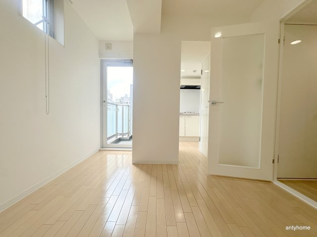 CHATEAU NAMBA RIPPLEの居間・リビング