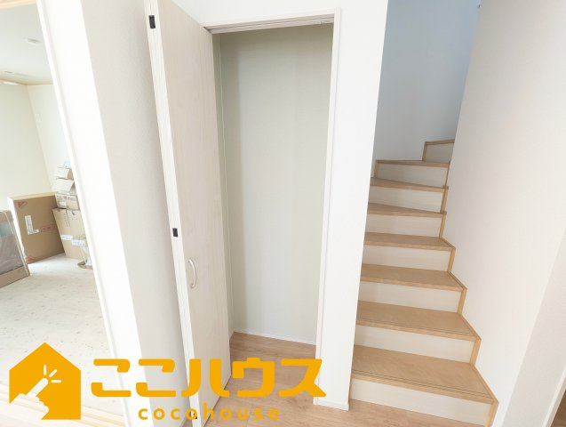 宜野湾市伊佐２丁目　ハートフルタウン　新築戸建て　全６棟　Ａ号棟の収納|リビング収納もございます