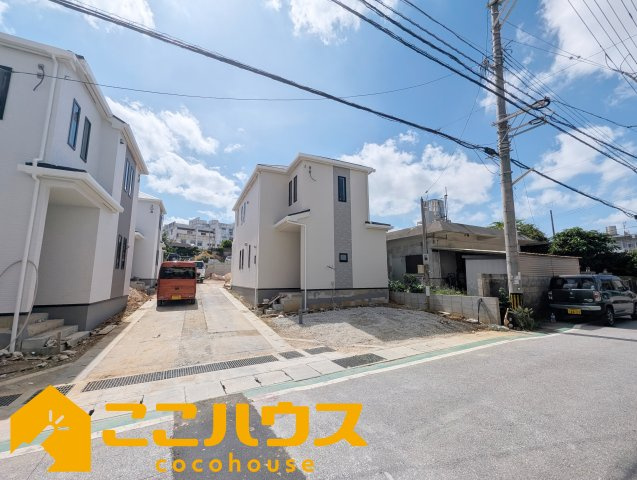 宜野湾市伊佐２丁目　ハートフルタウン　新築戸建て　全６棟　Ａ号棟の駐車場|駐車スペース3台