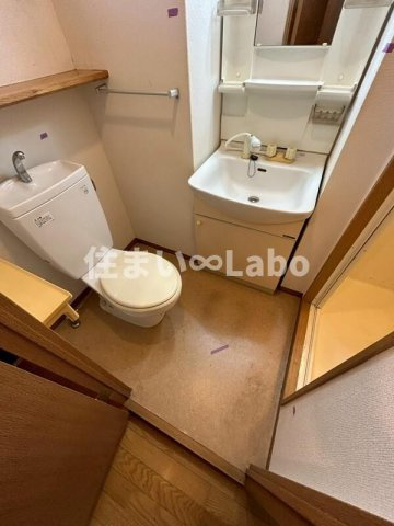 エンクレスト舞鶴のトイレ|同建物別部屋参考写真
