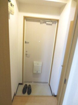 福住ビルの玄関