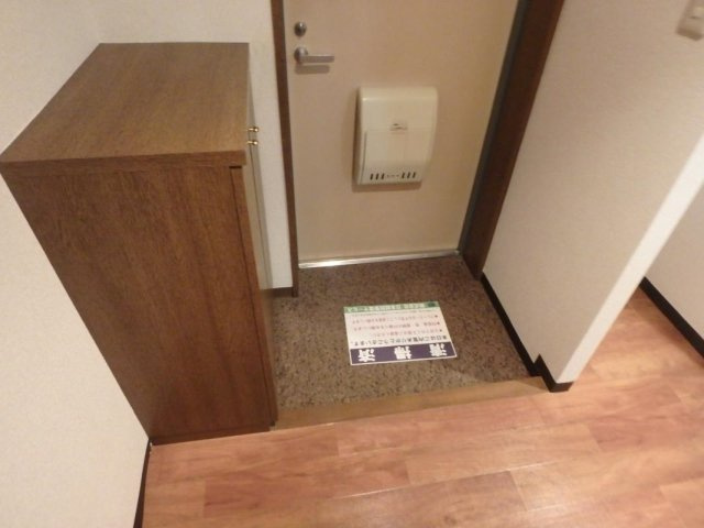 ロイヤルガーデン品川の玄関|同建物内、別のお部屋の参考写真になります。