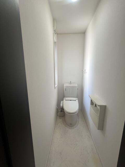 港南台１丁目戸建てのトイレ