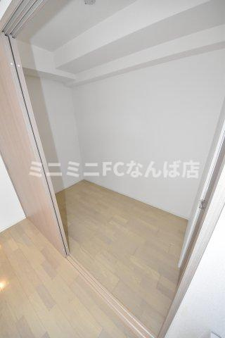 レオンコンフォート難波アッシュの寝室