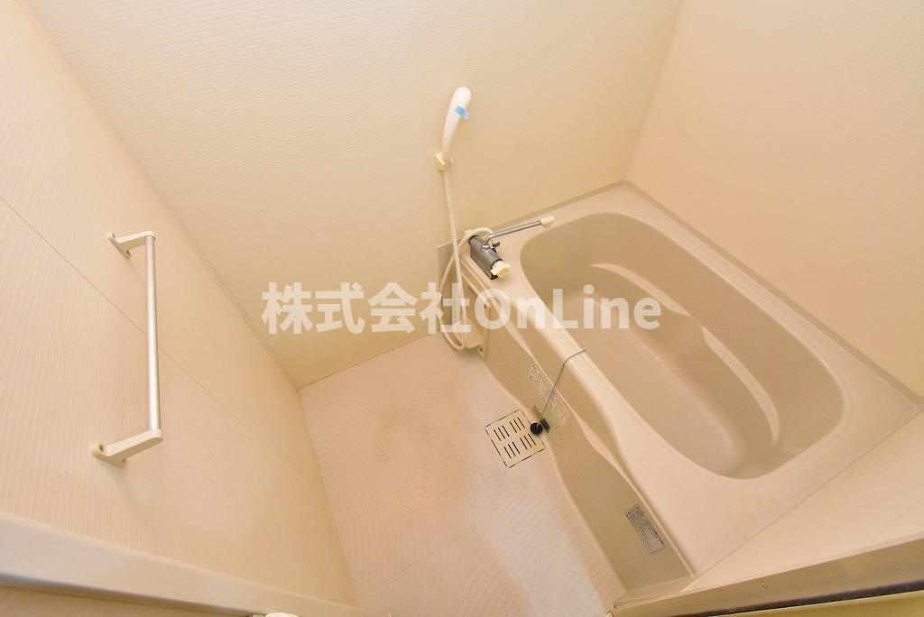 東大阪市御厨西ノ町２丁目のアパートの浴室