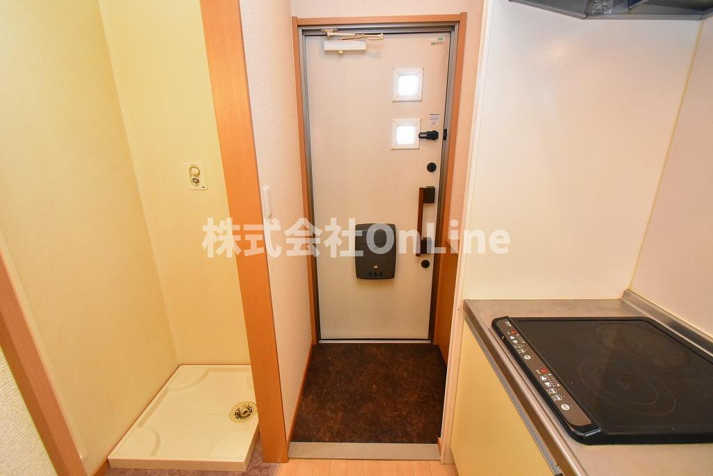 東大阪市御厨西ノ町２丁目のアパートの玄関