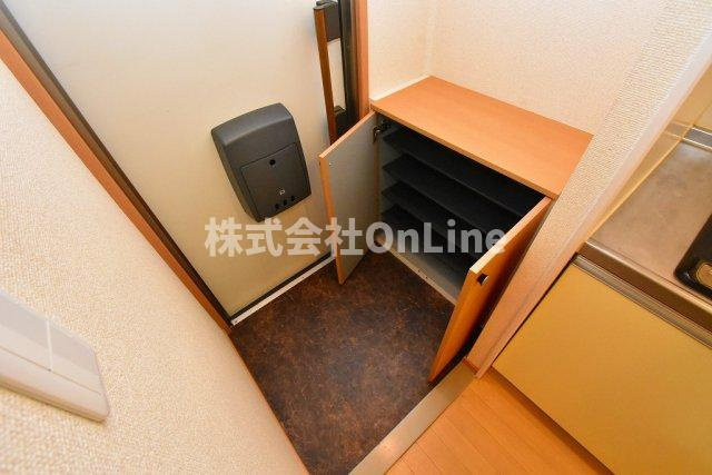 東大阪市御厨西ノ町２丁目のアパートの収納