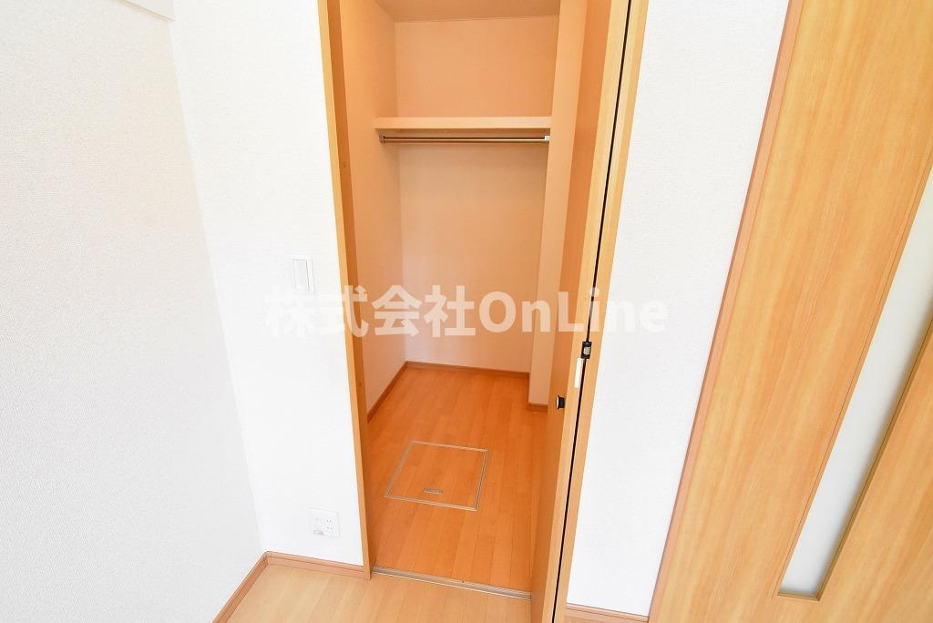 東大阪市御厨西ノ町２丁目のアパートの収納