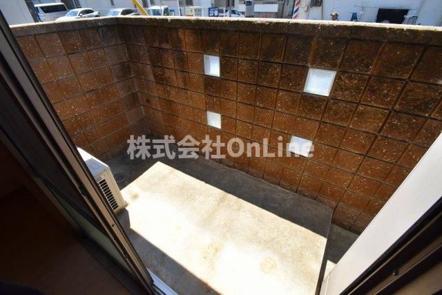東大阪市御厨西ノ町２丁目のアパートのバルコニー