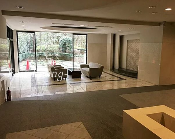 千代田区三番町の賃貸マンションのロビー