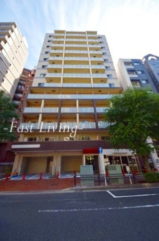 千代田区九段北１丁目の賃貸マンションのエントランス