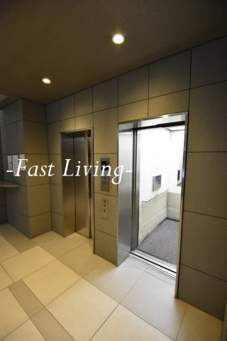 四番町プラザのロビー