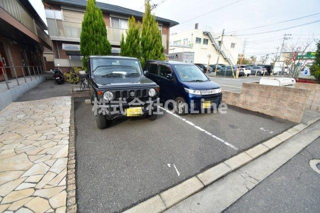 メゾンＫ　B棟の駐車場