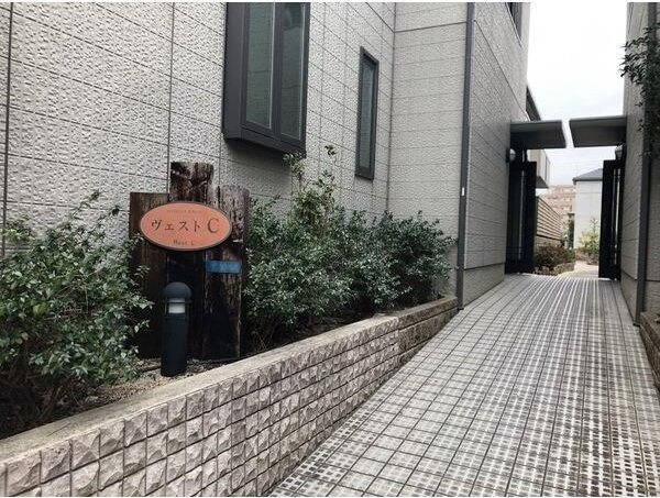 DAIKENN武庫之荘II　ヴェストのエントランス