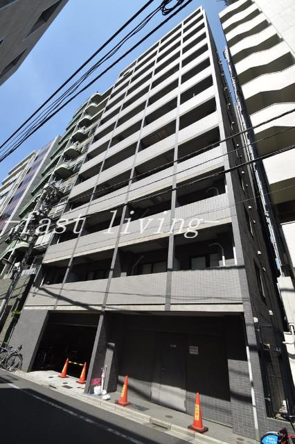 千代田区九段南２丁目の賃貸マンションのエントランス