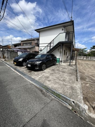 イズミハイツの駐車場|駐車スペースもあります