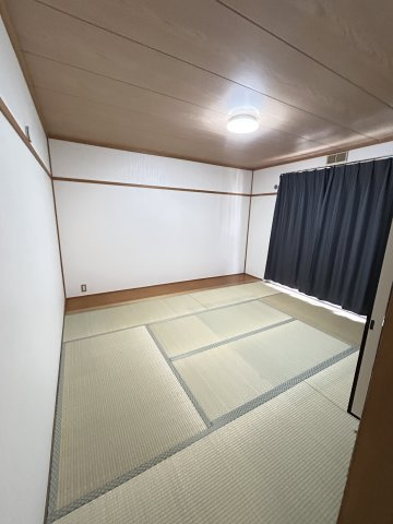 イズミハイツの寝室|落ち着いて過ごせるお部屋なので、寝室にいかがでしょうか