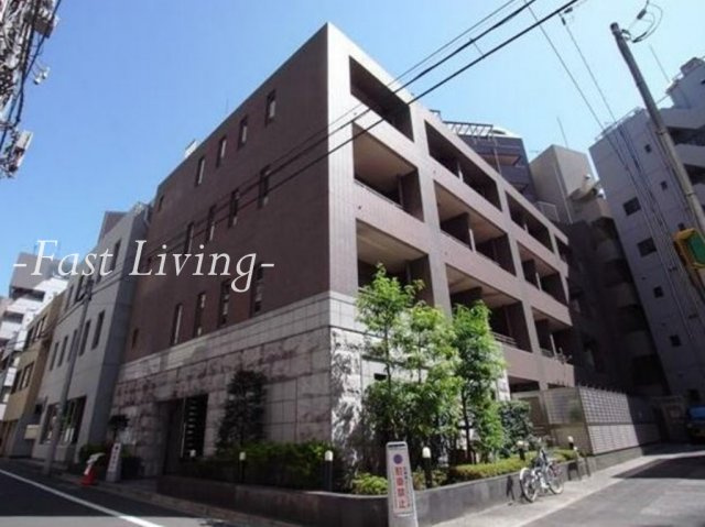千代田区九段南２丁目の賃貸マンションのエントランス