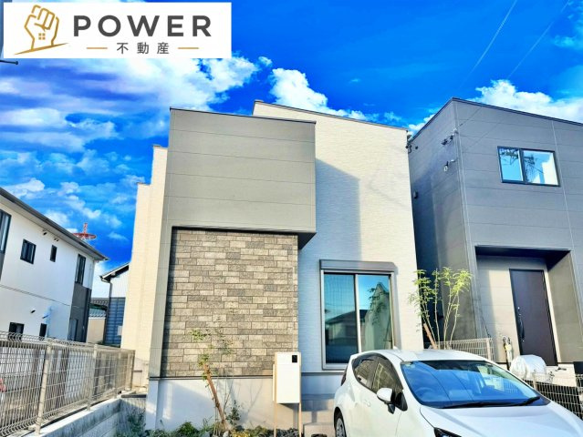 豊田市上野町6期の外観|落ち着いた色合いと上品な質感の外観は、家族の成長とともに永く愛せるデザインを実現しています。									
									