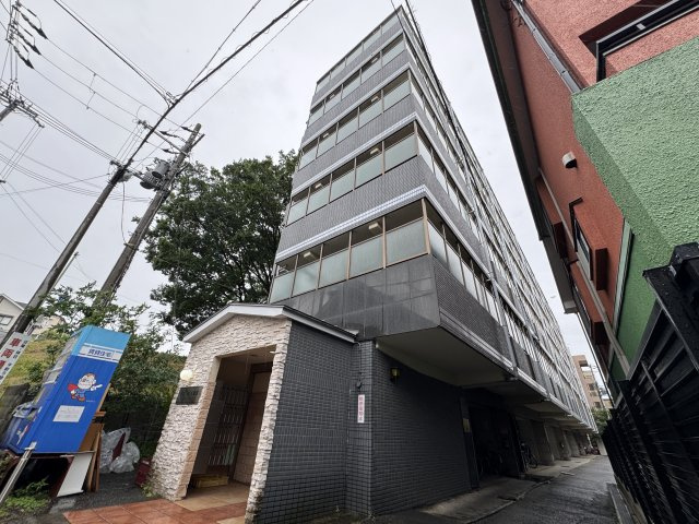 リアライズ服部の外観