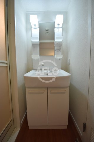 西青山ハイツの独立洗面台|西青山ハイツ　独立洗面化粧台