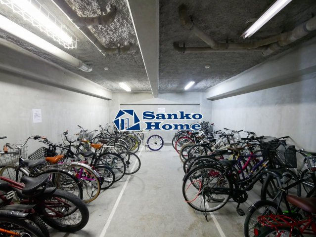 スカイコート日本橋浜町の駐車場