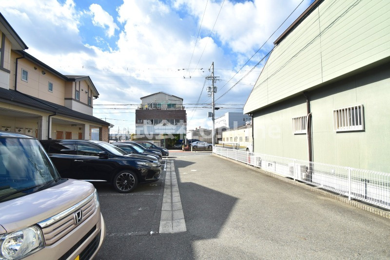 フジパレスフォンターナⅠ番館の駐車場