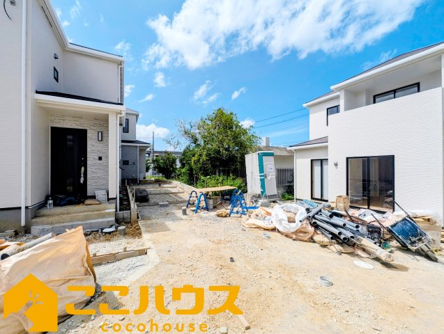 宜野湾市伊佐２丁目　ハートフルタウン　新築戸建て　全６棟　D号棟の前面道路含む現地写真|前面道路