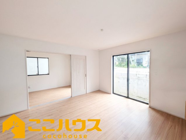宜野湾市伊佐２丁目　ハートフルタウン　新築戸建て　全６棟　D号棟の居間・リビング|LDK15帖