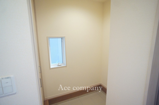 【内観：施工例】 | 東住吉区住道矢田4丁目　【3号棟/全4棟】 | 【画像は2号棟、同仕様です。】浄水器付きのシステムキッチン☆※食洗機等はオプションで追加可能です♪